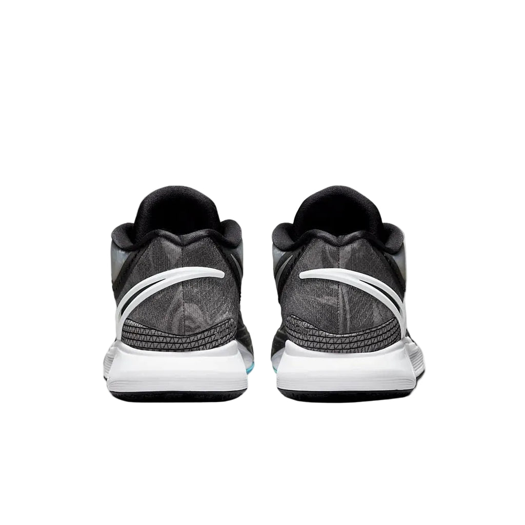 Nike Kyrie 8 - Black